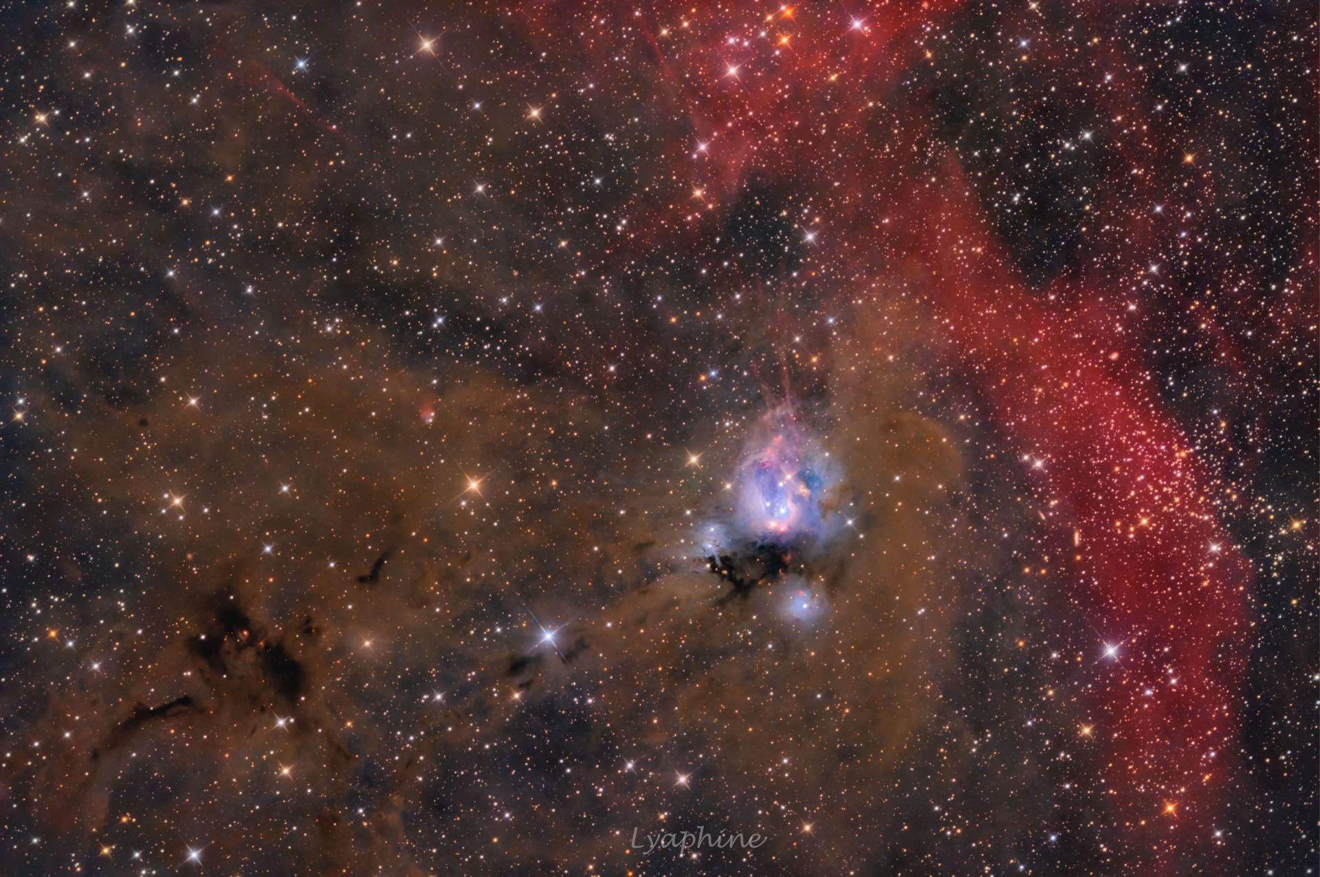 NGC 7129 et RebPau1, photographiées par Sophie Paulin. RebPau1 est la nébuleuse supposée planétaire dans le tiers gauche de la photo, à peu près à la hauteur de NGC 7129.