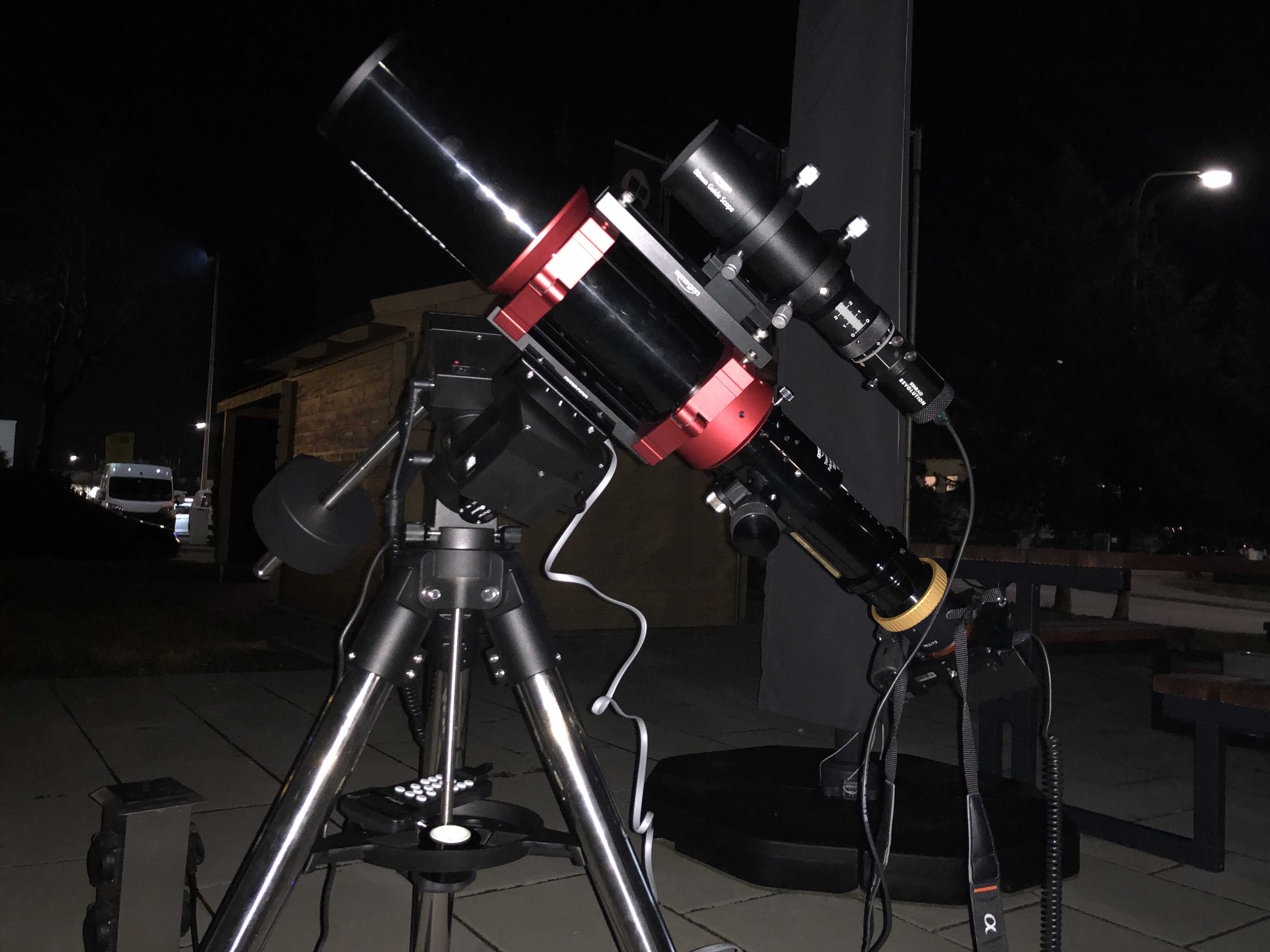 Voici comment se présente la configuration pour l’astrophotographie avec guidage